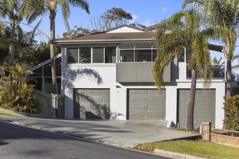 Best Merimbula Holiday Houses OnHolidays